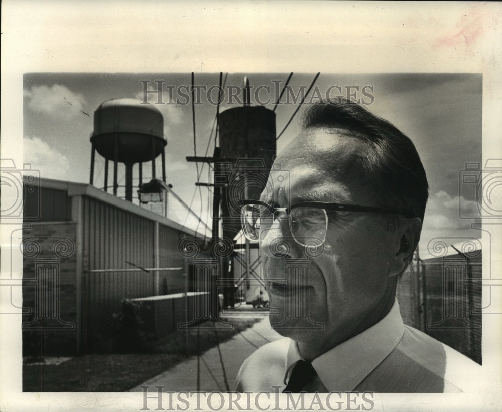 1965 Press Photo Reinhardt Cuchow of Howard Stark Co., Thibodaux, Louisiana - Historic Images