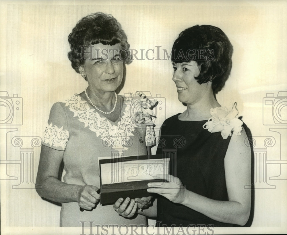 1967 Press Photo Newly installed presidents of Venture &amp; Soroptimist Clubs - Historic Images