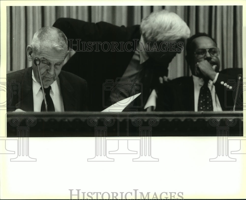 Press Photo Senator-elect Dean at dais, to right Mike Baer and Senator Bagneris - Historic Images