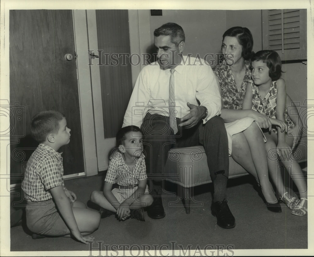 1960 Press Photo Children left to right, Corky, Timmy and Debbie - Historic Images
