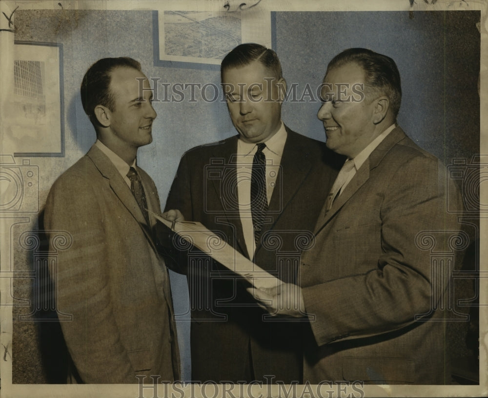 1958 Press Photo New Orleans&#39; Proclamation declaring March as First Aid Month-Historic Images