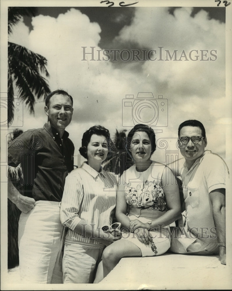 1961 Press Photo Mr. &amp; Mrs. Robert B. Deane, company vacation at Nassau, Bahamas - Historic Images