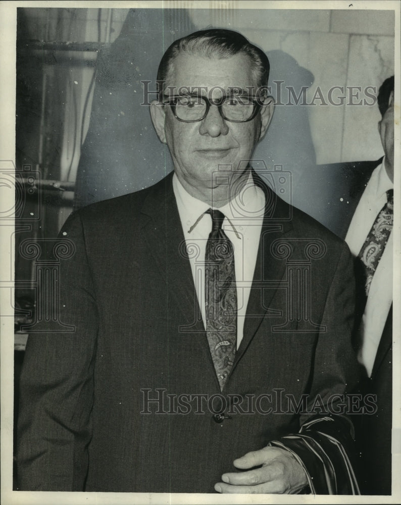 1961 Press Photo J. B. Dauenhauer, Assistant to Shaw at Old Trade Mart-Historic Images