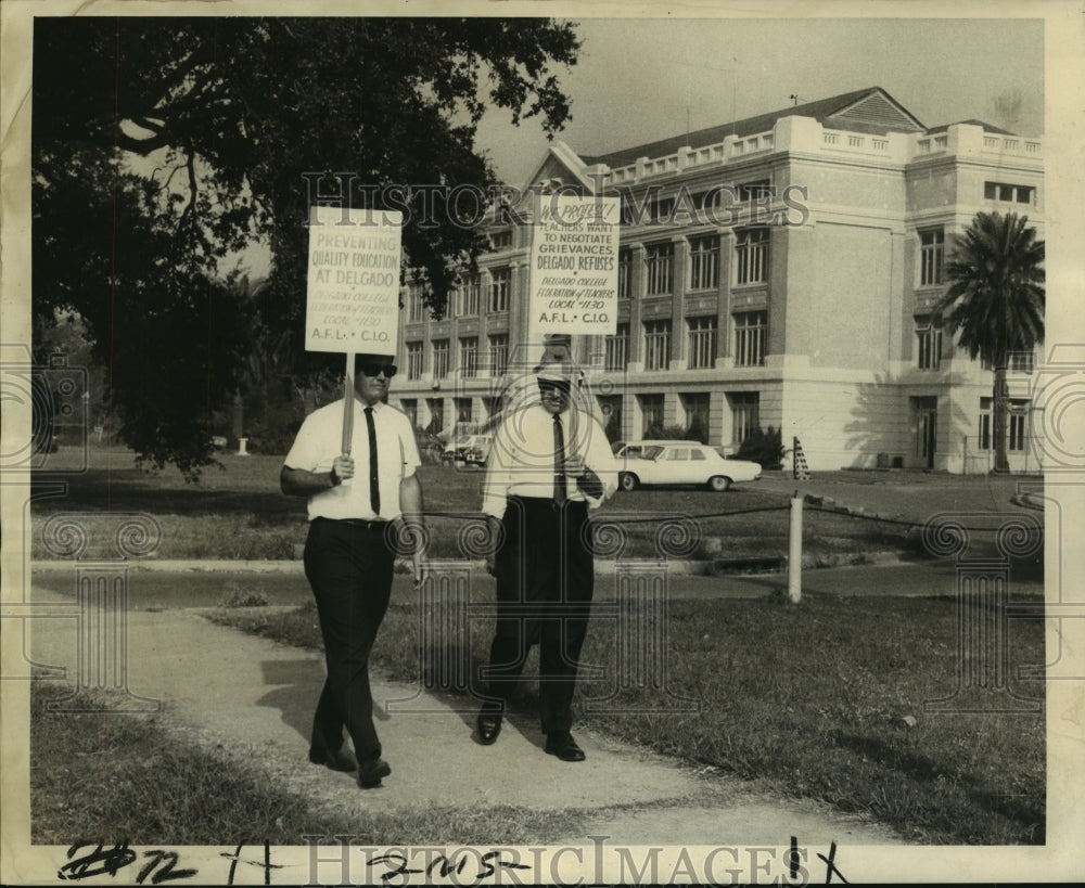 1968 Press Photo American Federation of Teachers picket Delgado College-Historic Images