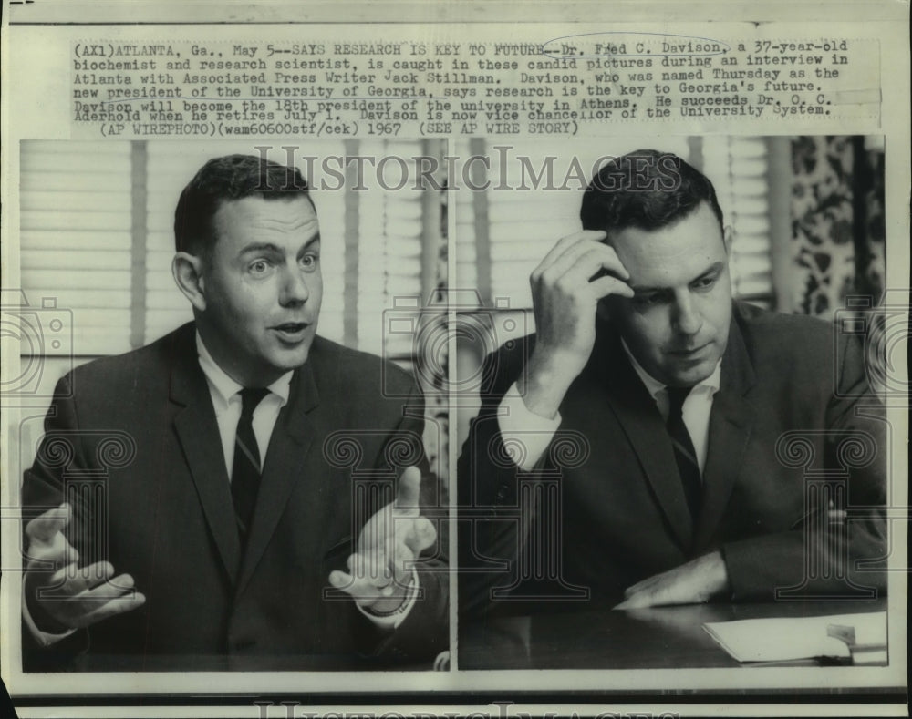 1967 Press Photo Dr. Fred Davison during interview in Atlanta with Jack Stillman - Historic Images
