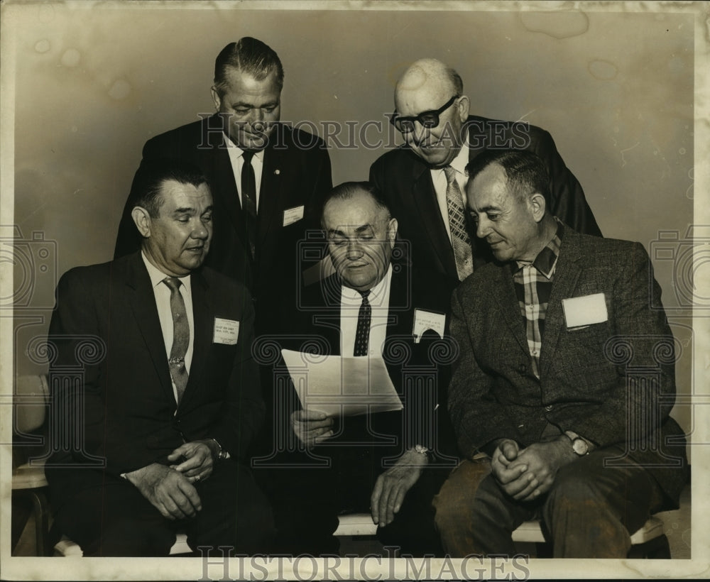 1967 Press Photo Reg. Division Association Firechiefst officers at Jung hotel - Historic Images