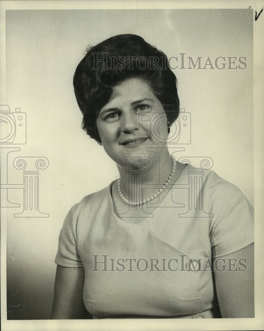 1969 Press Photo Mrs. Mark Delesdernier. president St. Angela's Ladies Auxiliary-Historic Images