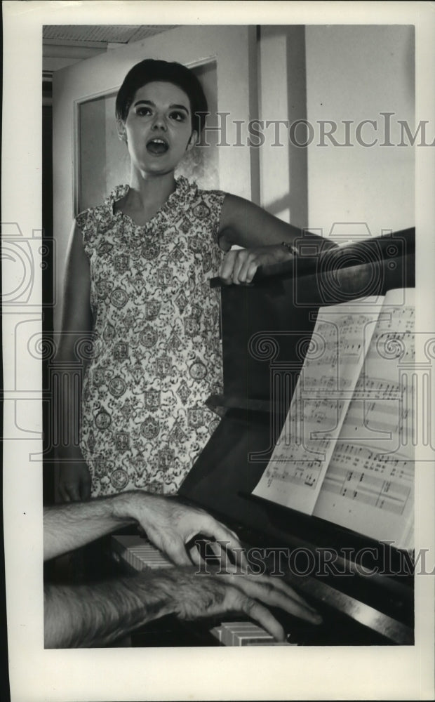 1967 Press Photo Genevieve Del Gallo, Miss Louisiana - noa85775 - Historic Images