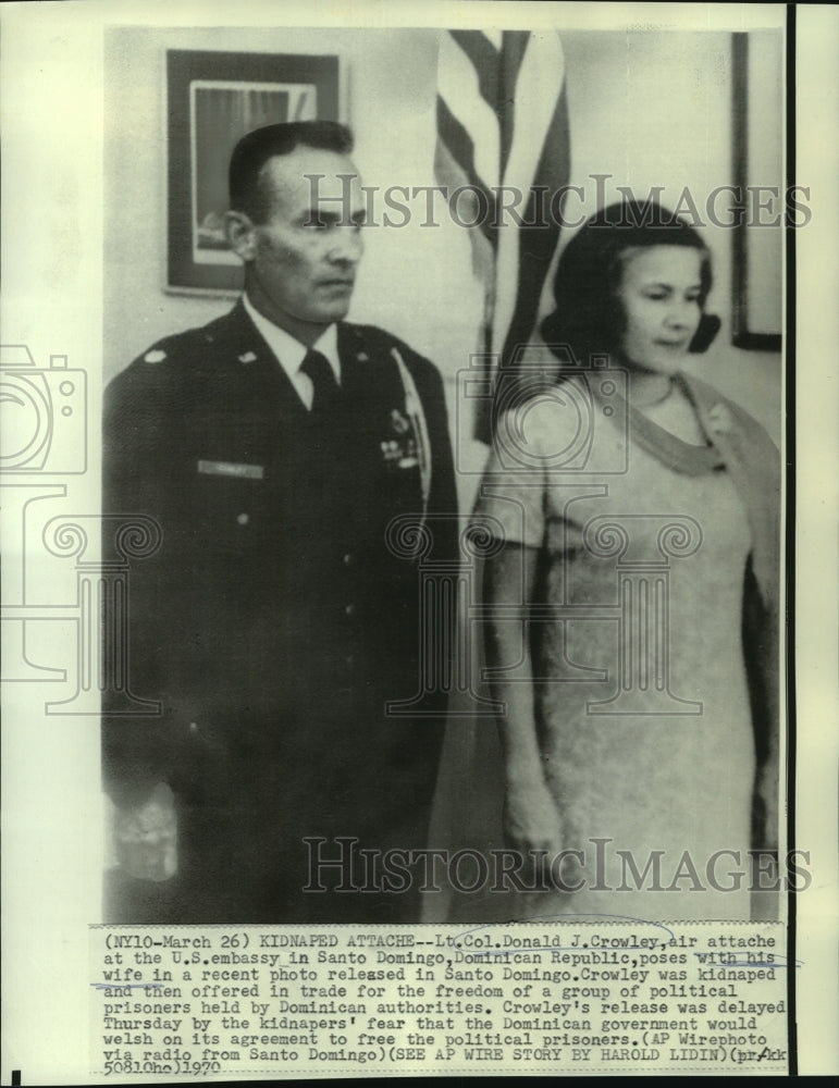 1970 Press Photo U.S. embassy air attache Lt. Col. Donald Crowley and his wife - Historic Images