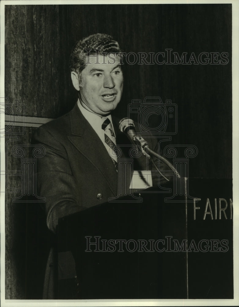 1972 John Davis, president of Car &amp; Truck Renting Association - Historic Images