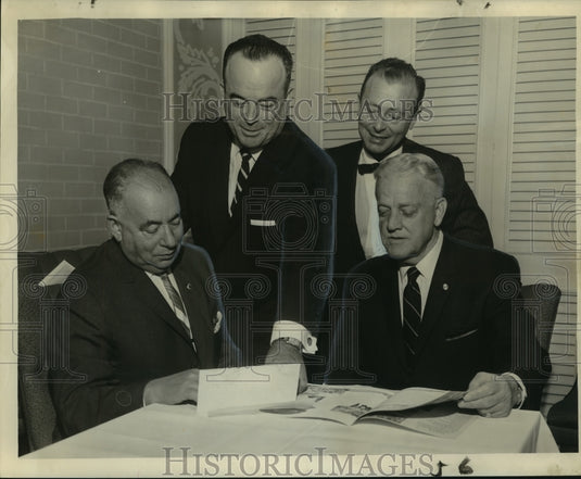 1962 Press Photo Maurice Stember, Commission advisor, mapping convention plans. - Historic Images
