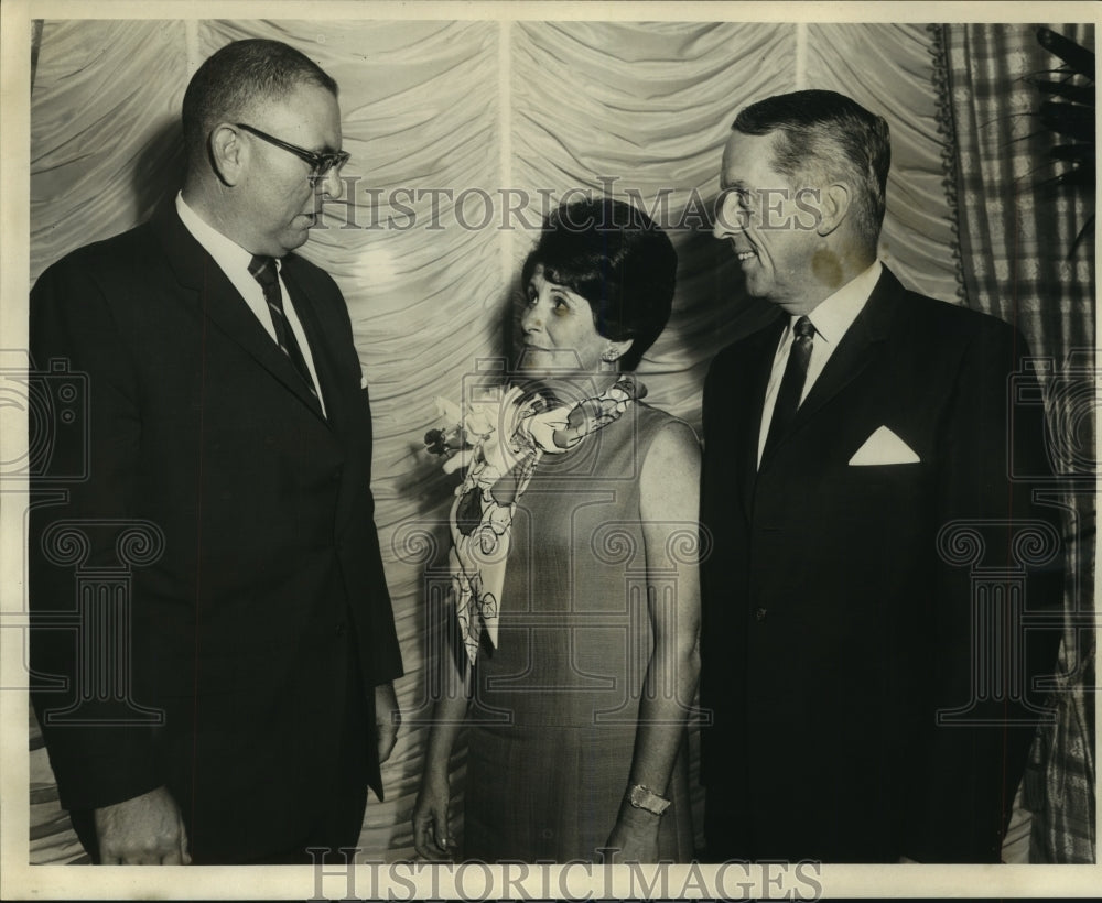 1967 Press Photo C.C. Clifton, Jr., Mrs. Moise W. Dennery and Harry Hudson - Historic Images