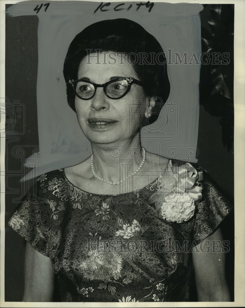 1968 Press Photo Mrs. Alice P. De Claive, president of The Operating R ...