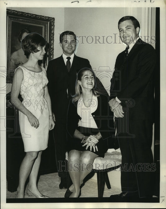 1967 Press Photo Charles I. Denechaud & others at cocktail party. - Historic Images