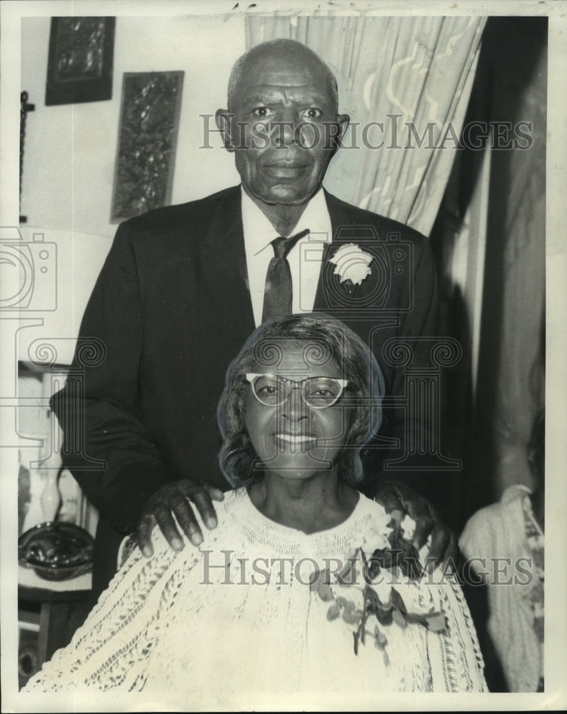 1969 Press Photo Mr. and Mrs. Carey Dennis Sr., 50th wedding on May 7, 1969 - Historic Images