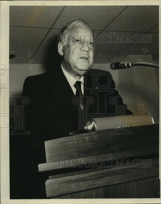 1969 Press Photo Dr. Dent subs for Clifton C. Weil, as hospital administrator - Historic Images