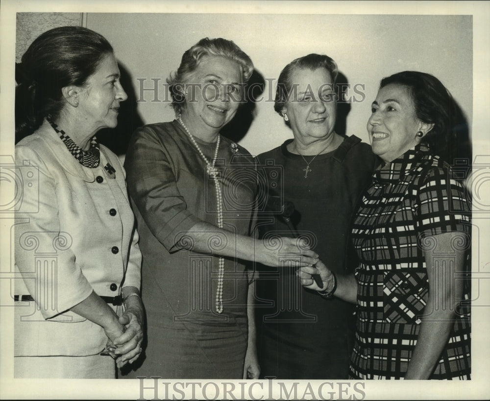 1969 Press Photo New Orleans Branch Needlework Guild Officers - noa87693 - Historic Images