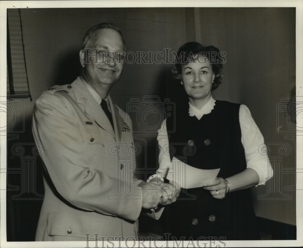 1963 Press Photo USAF Logistic Control Group civilian employee Mrs. Anna Deffes - Historic Images