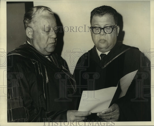 1968 Press Photo Dr. Albert W. Dent & Rev. Joseph H. Evans at Dillard University - Historic Images