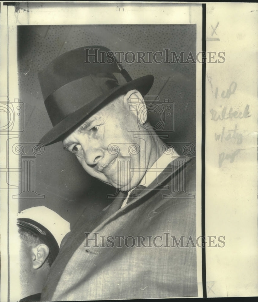 1968 Press Photo Thomas C. Dilbeck, shotos wife in courthouse, on trial - Historic Images