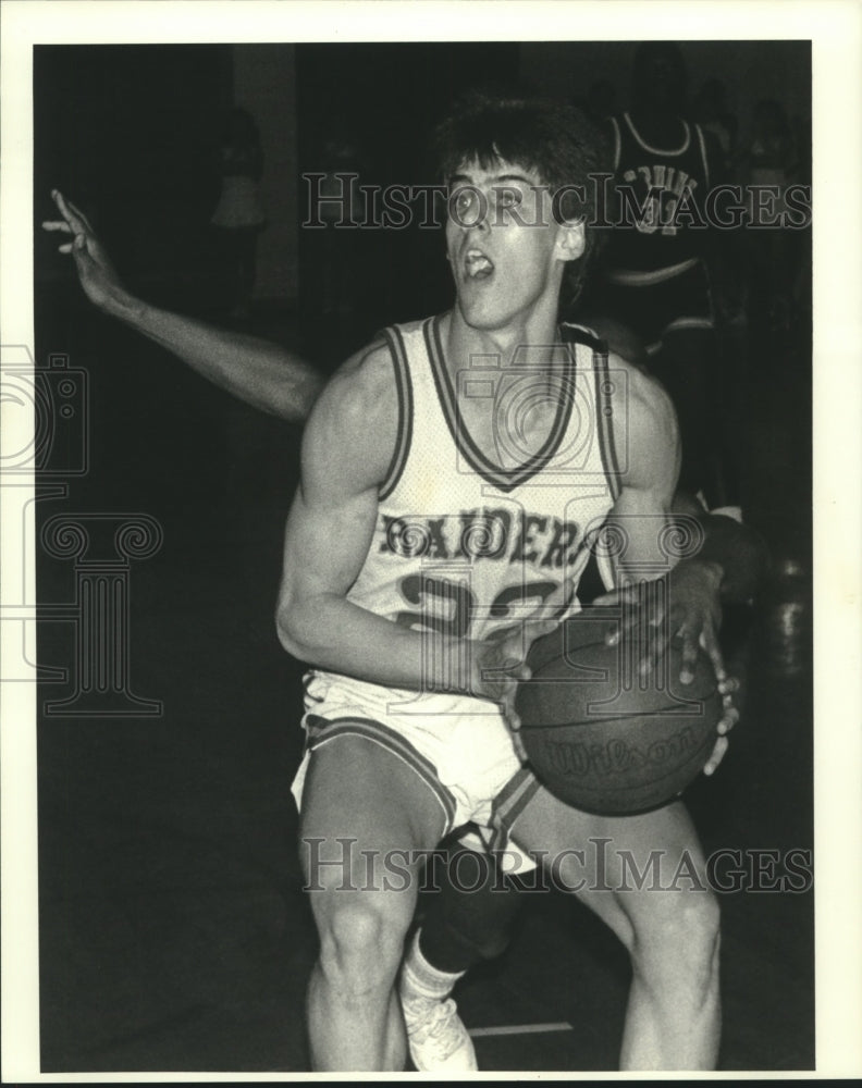 Press Photo Raiders Basketball player Scott Dimak during a game - noa87989-Historic Images