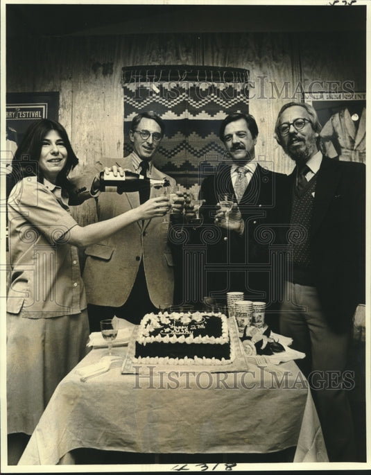 1979 Press Photo Group celebrates second birthday of "Arts Report" show - Historic Images