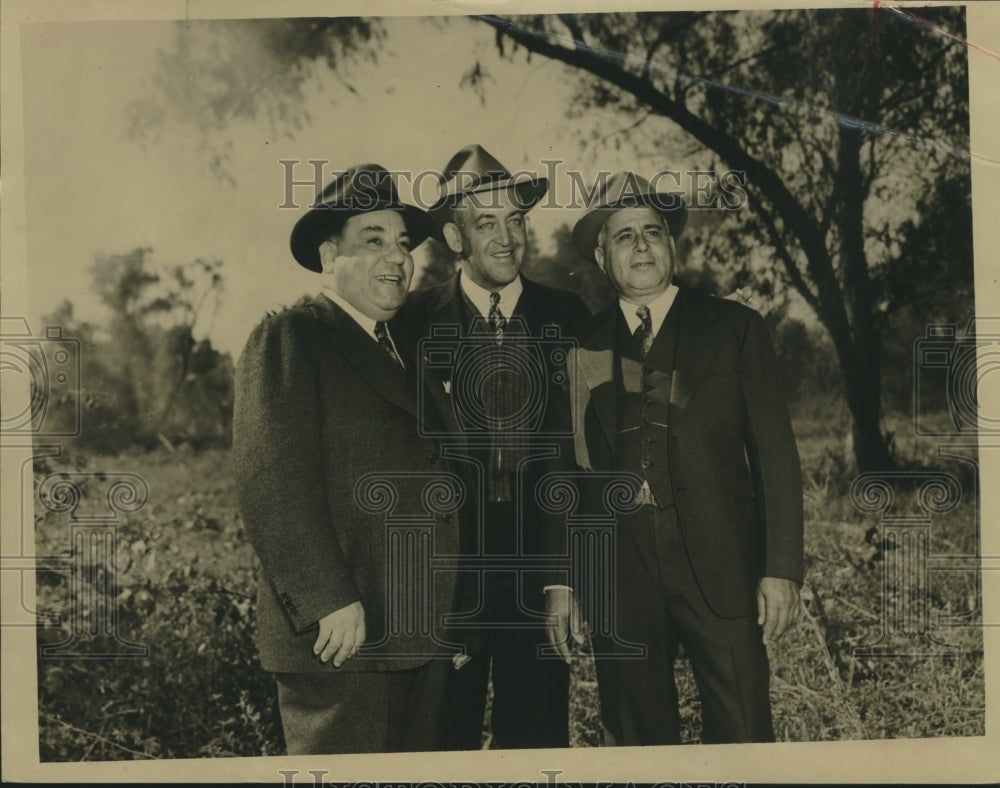 1941 Press Photo Officials at the ground breaking for new municipal airport - Historic Images