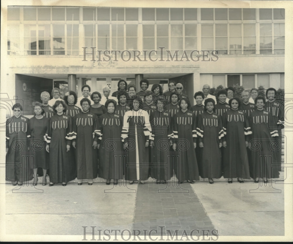 Press Photo Dimensions of Faith- St. Mary Benefits Choir - noa88638 - Historic Images