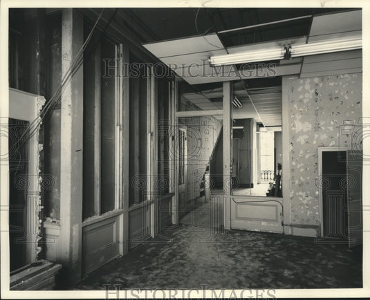 1977 Interior of New Orleans Building that houses Cotton Offices - Historic Images