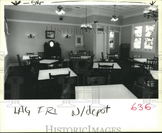 1989 Press Photo Interior of Depot restaurant dining room now under renovation - Historic Images
