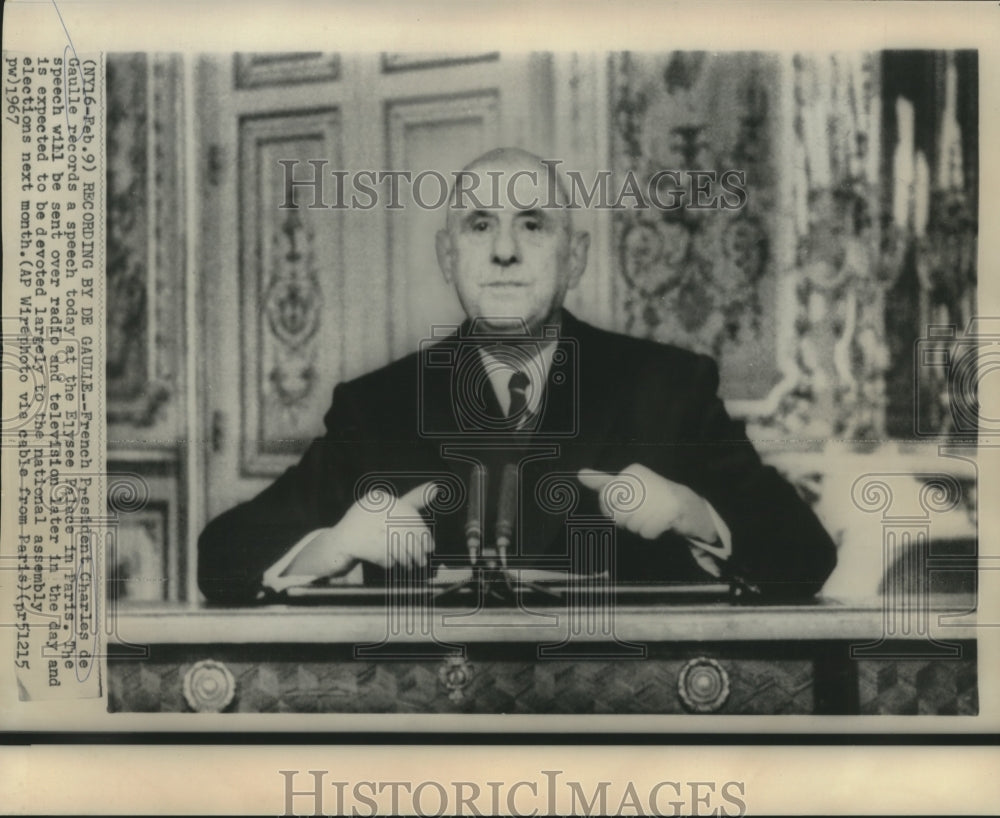 1967 French President Charles De Gaulle recording a speech - Historic Images