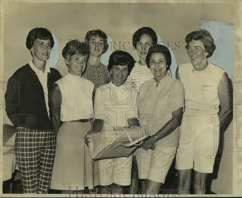 1967 Press Photo Winners at the Lakewood Country Club Ladies&#39; golf tournament-Historic Images