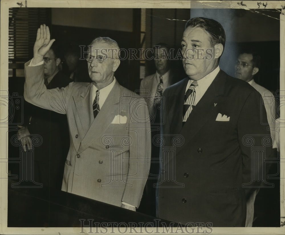 1948 Press Photo Dudley Desmare takes oath as Orleans Parish jury commissioner- Historic Images