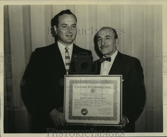 1959 Press Photo Milton L. Dinkel with Mayor Vic Schiro with the charter - Historic Images