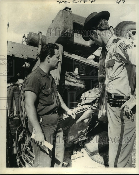1967 Press Photo Fuel Tank truck flipped over at up-ramp to Causeway boulevard - Historic Images