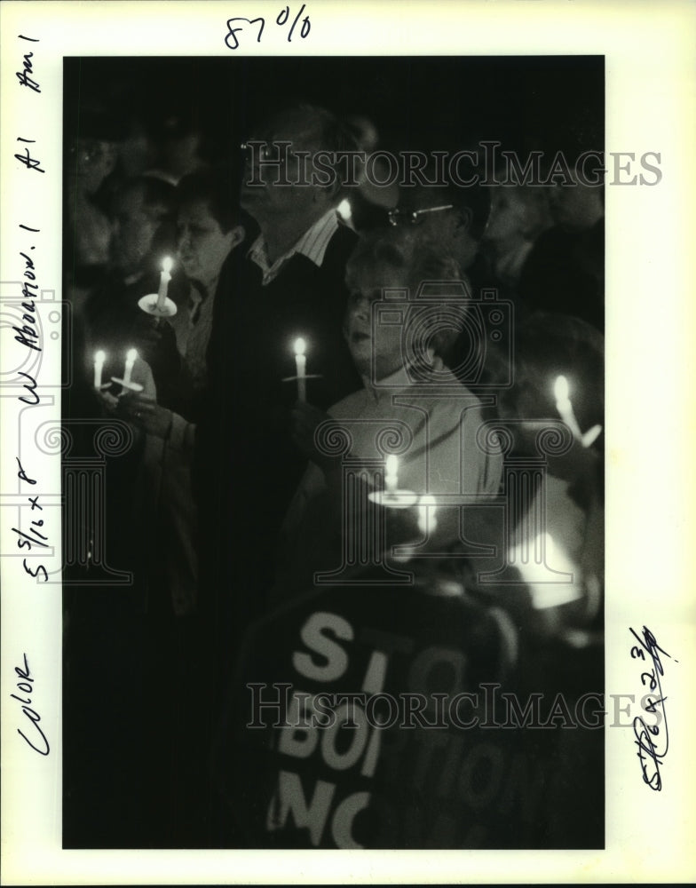 1993 Press Photo Ed &amp; Betty Dewey at Candlelight Vigil for Life in New Orleans - Historic Images