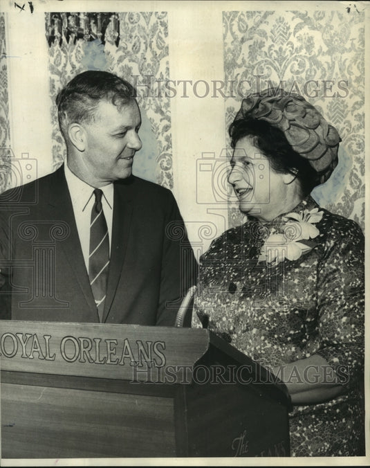 1969 Press Photo Philip H. Des Marais & Mrs. Edwin H. Blum at the Royal Orleans - Historic Images