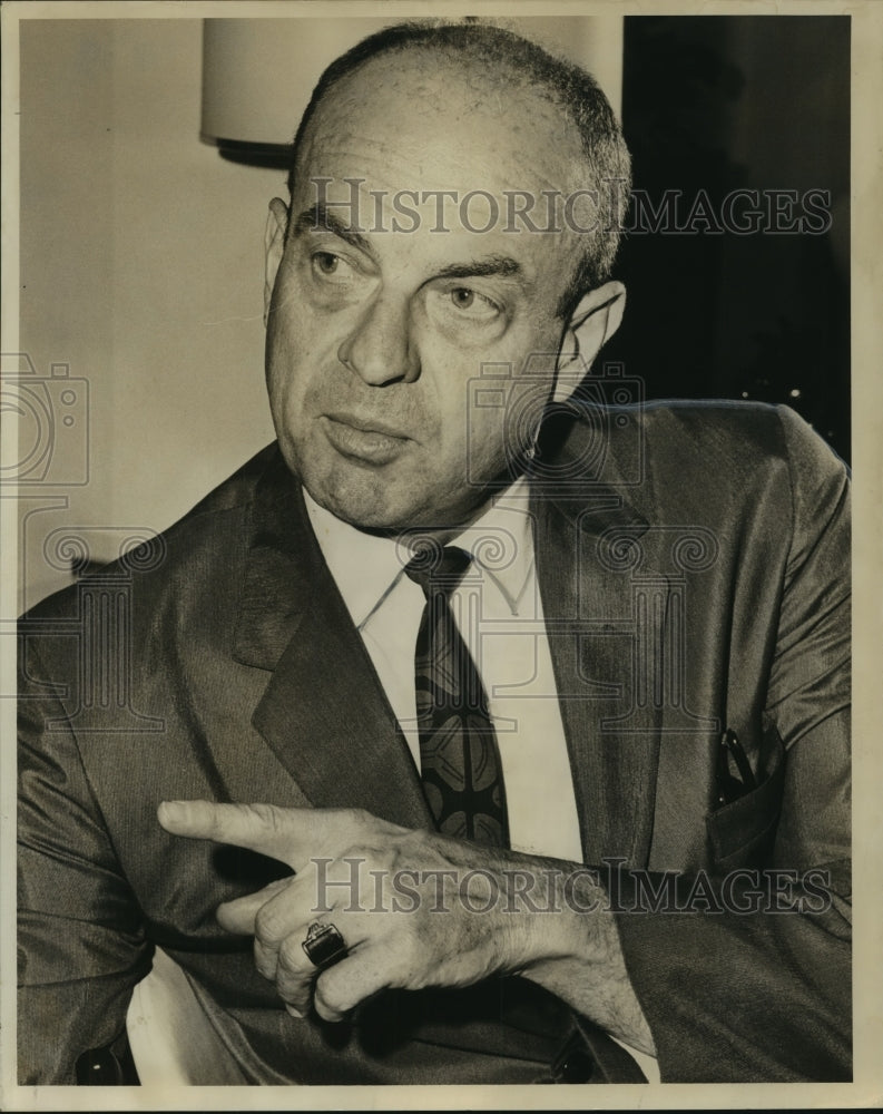 1964 Press Photo Ewen C. Dingwall, Vice-President of Hemisfair - noa90187-Historic Images