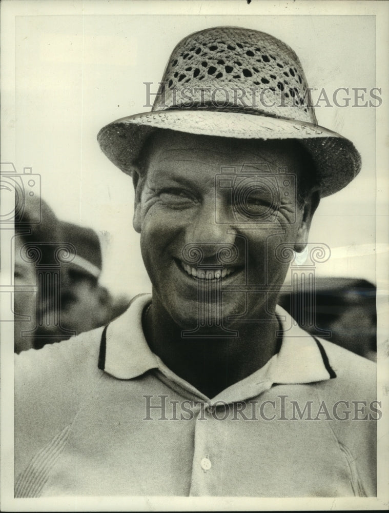 1967 Golfer Roberto DiVicenzo, 1948 New Orleans Open winner - Historic Images