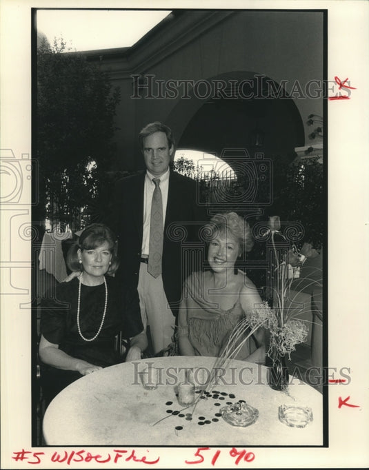 1990 Press Photo Attendees at Monie Schroeder's Debutante Party - noa90822 - Historic Images