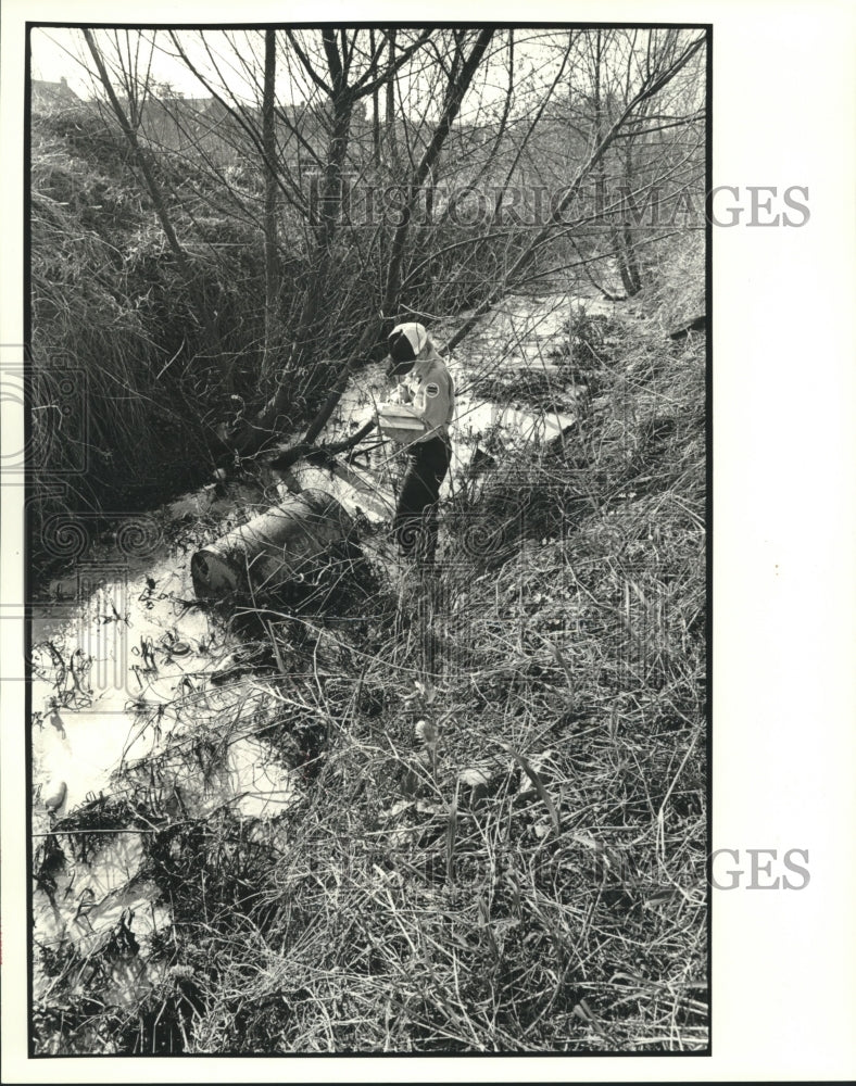 1986 Press Photo Drainage ditch behind TP/SI - noa90967 - Historic Images