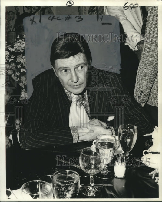 1975 Press Photo Tom Drake former star of "Raintree County" at a dinner reunion - Historic Images