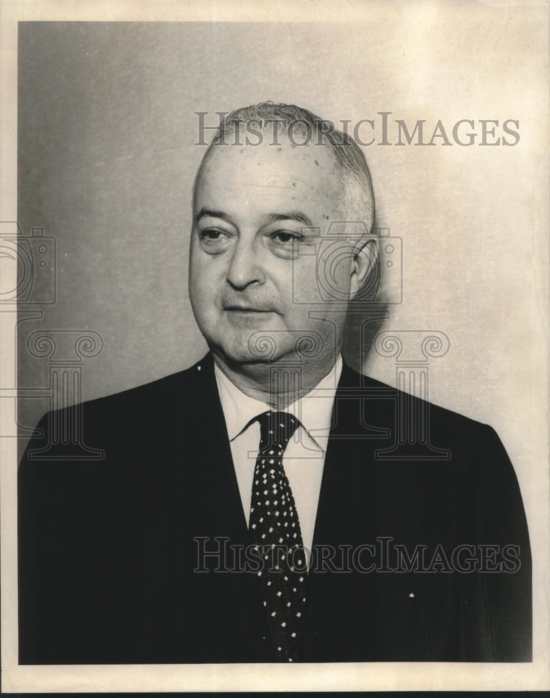 1967 Press Photo Mark Dietz, vice-president of Publickers Distillers - noa91161 - Historic Images