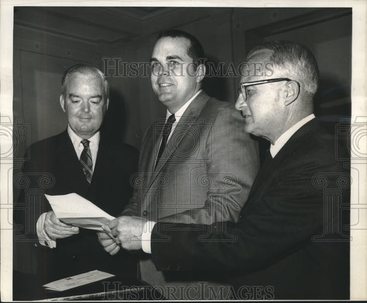 1970 Press Photo Organizer of the Jazz Festival meeting at Royal Sonesta Hotel - Historic Images