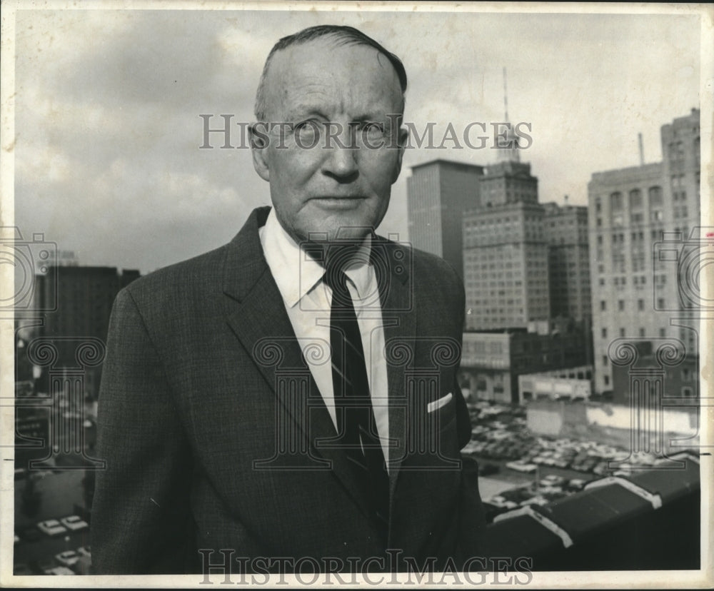1968 Press Photo Allen Dowling Supervisor with the Housing Authority New Orleans - Historic Images