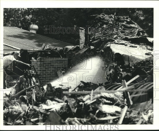 1982 Press Photo Pan Am Flight 759 plane crash as firemen diffuse smoke - Historic Images