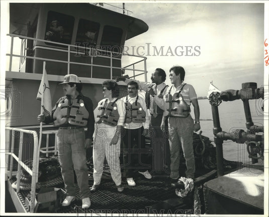 1987 Dravo Mechling instructors train Venezuelan river-men-Historic Images