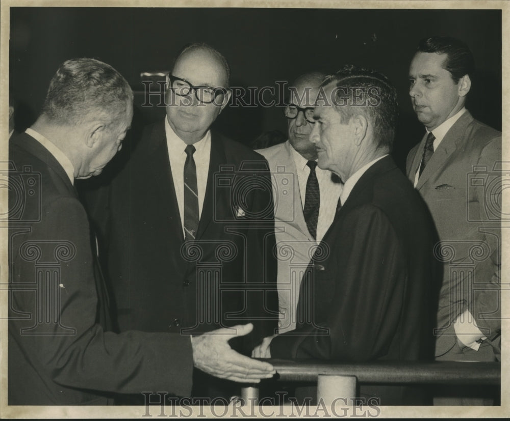 1968 Press Photo Claude Duke and Others - noa91972 - Historic Images