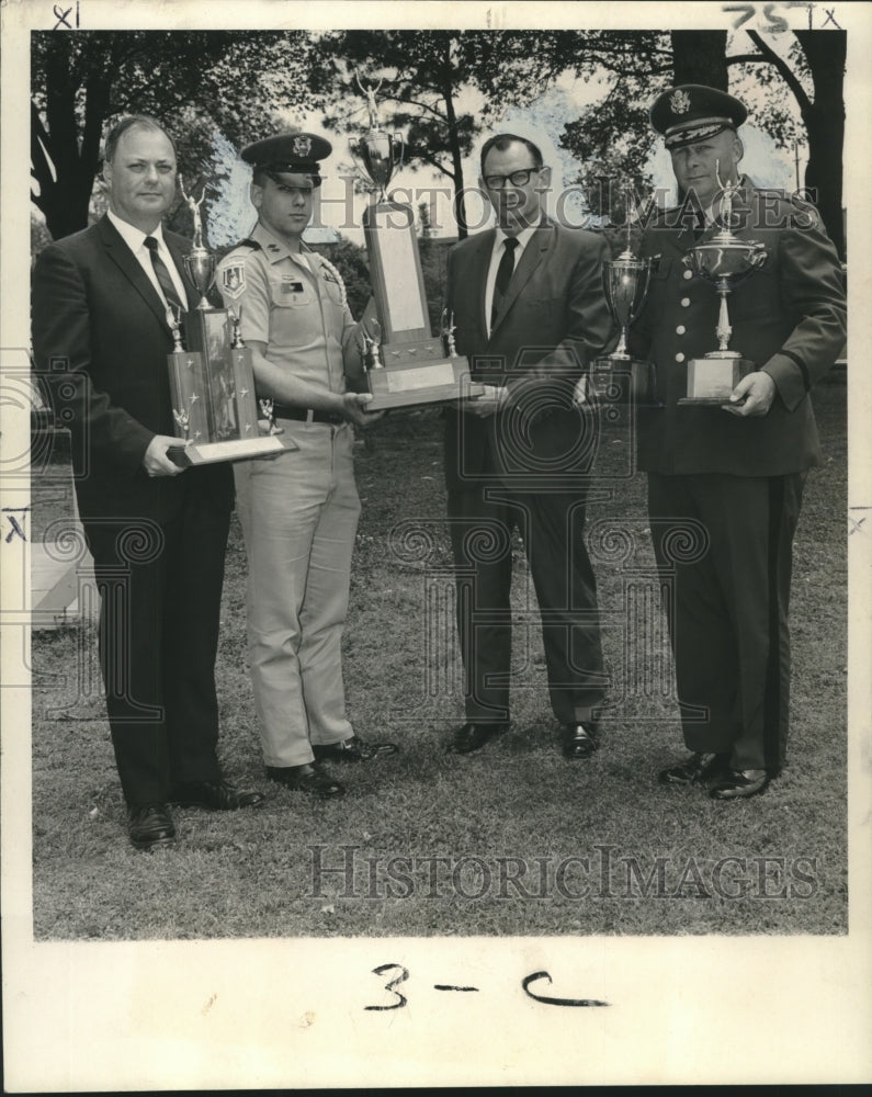 1969 Press Photo Black Knights Drill Team Presents Competition Awards - Historic Images