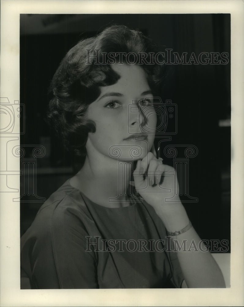 1968 Mrs. Lionel Louis de La Houssaye - Historic Images